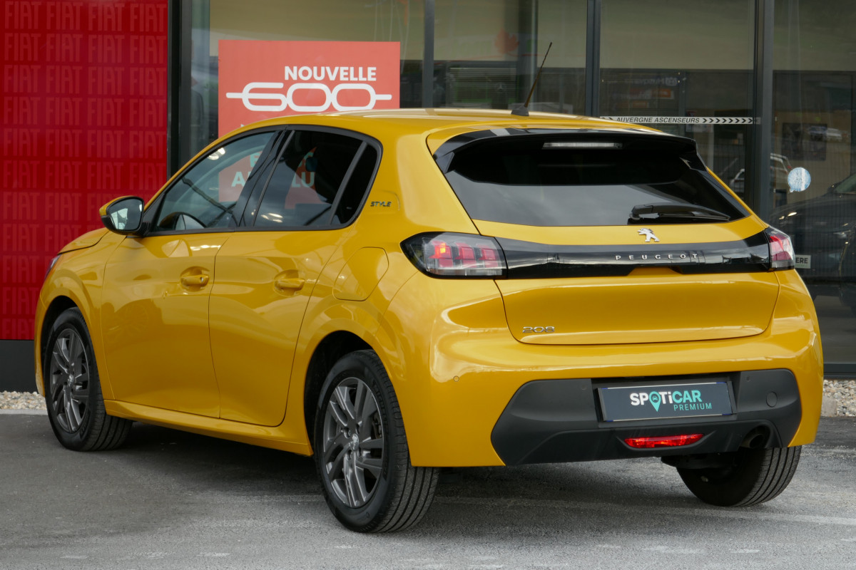 Peugeot 208 (2)