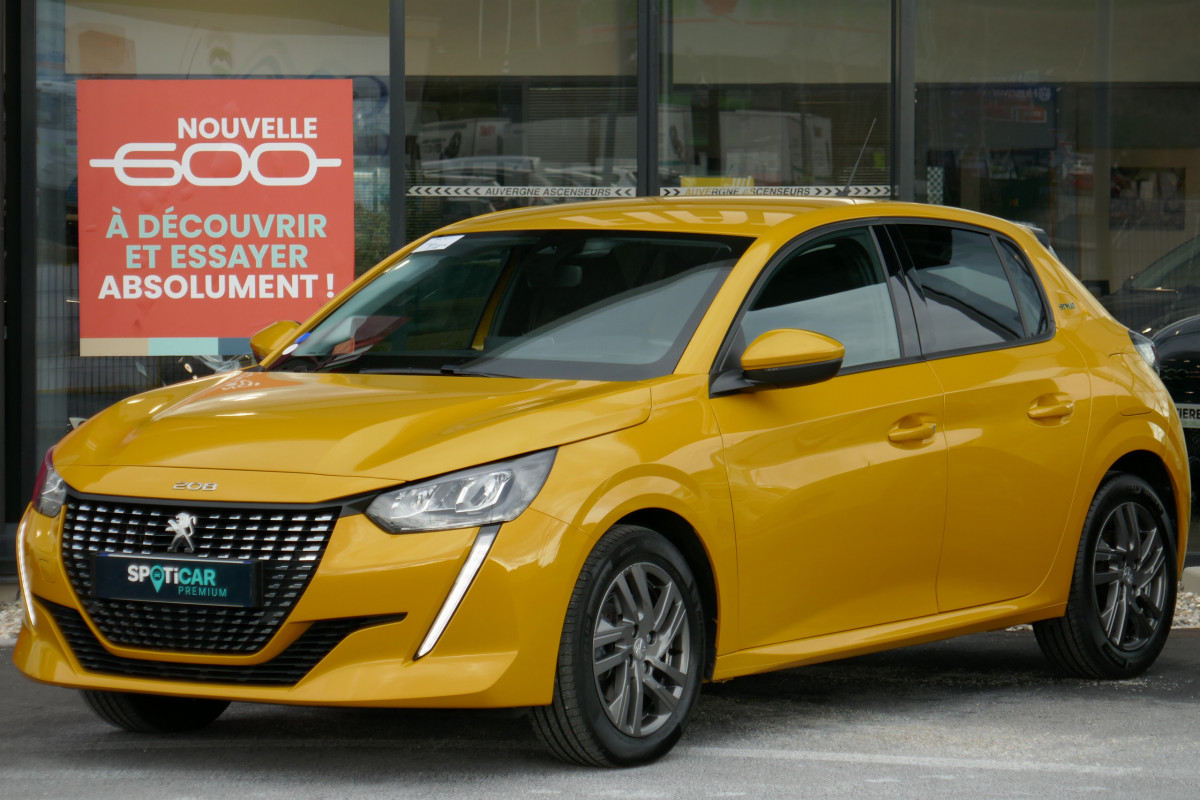 Peugeot 208 (2)