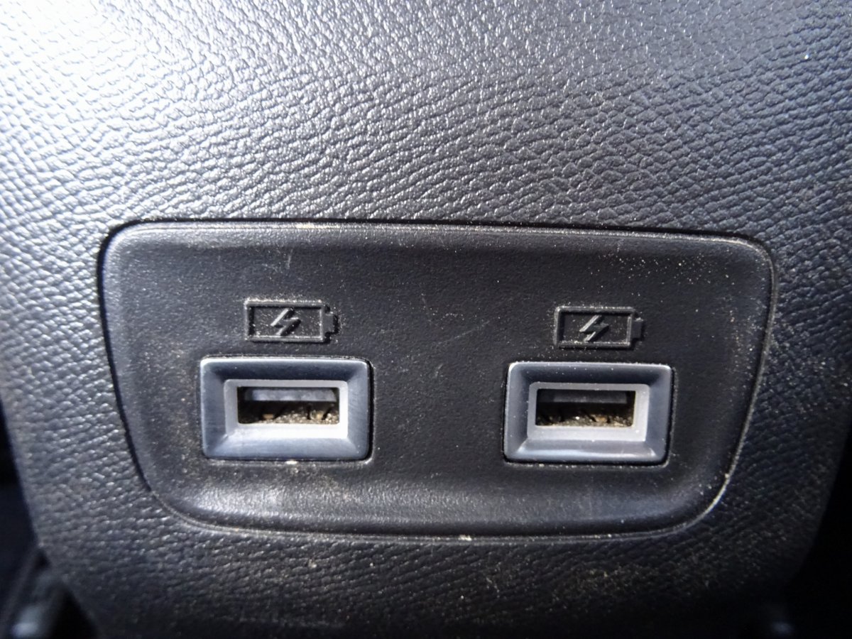 Peugeot 2008 (2)
