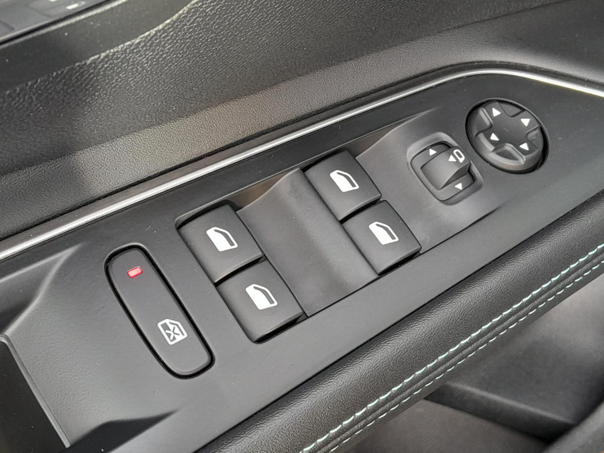 Peugeot 5008 (2)