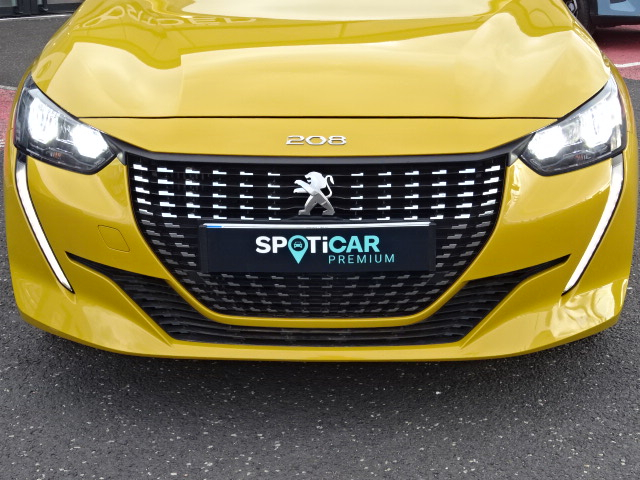 Peugeot 208 (2)