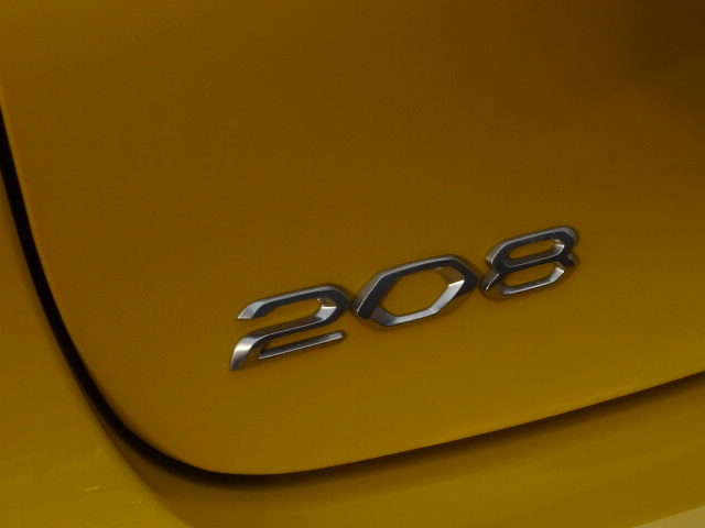 Peugeot 208 (2)
