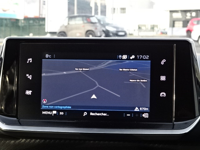 Peugeot 208 (2)