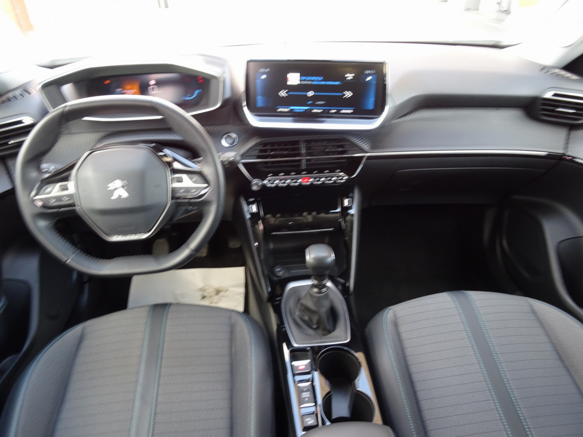 Peugeot 2008 (2)