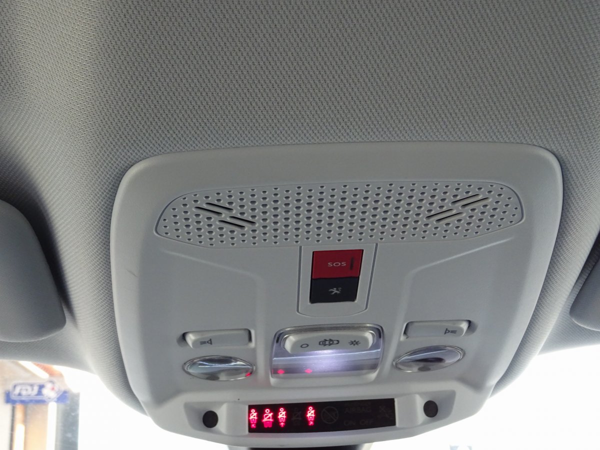 Peugeot 2008 (2)