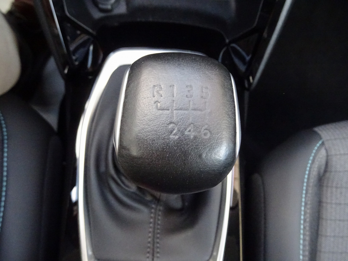 Peugeot 2008 (2)