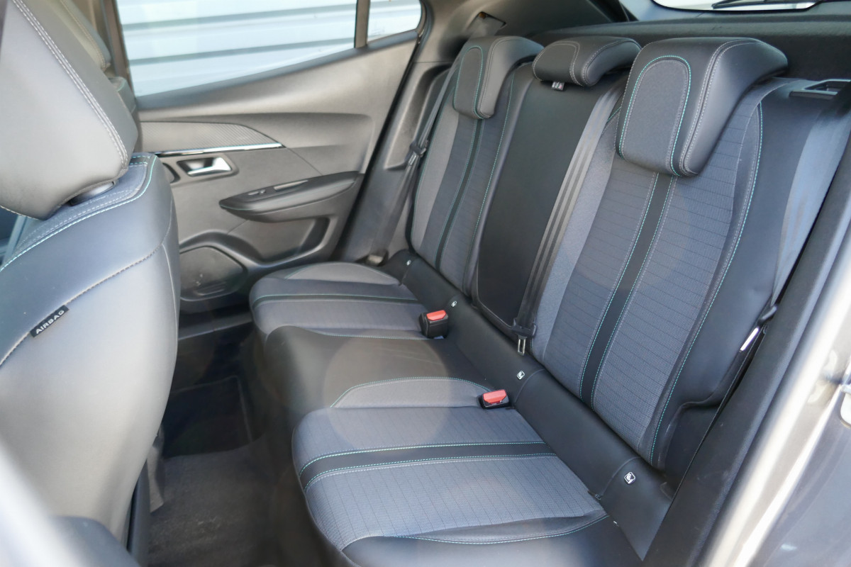 Peugeot 2008 (2)