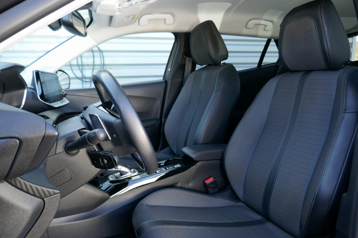 Peugeot 2008 (2)