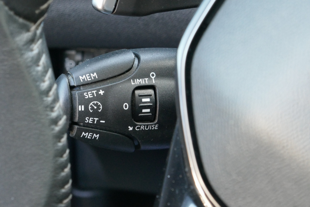 Peugeot 2008 (2)