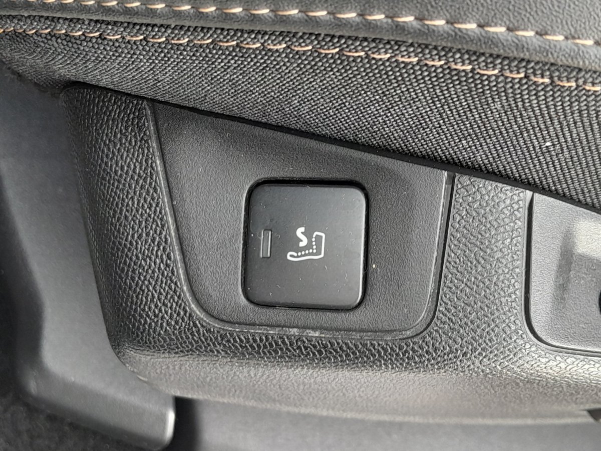 Peugeot 3008 (2)