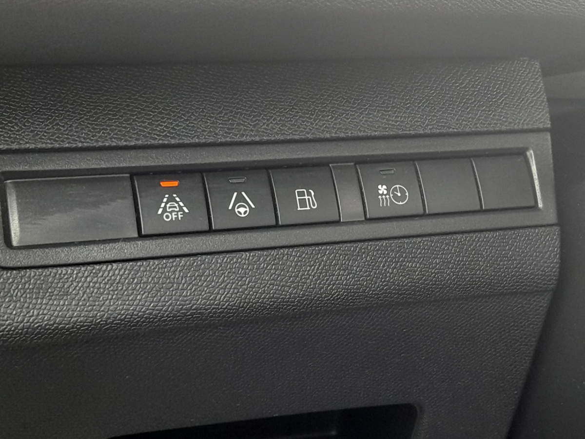 Peugeot 3008 (2)