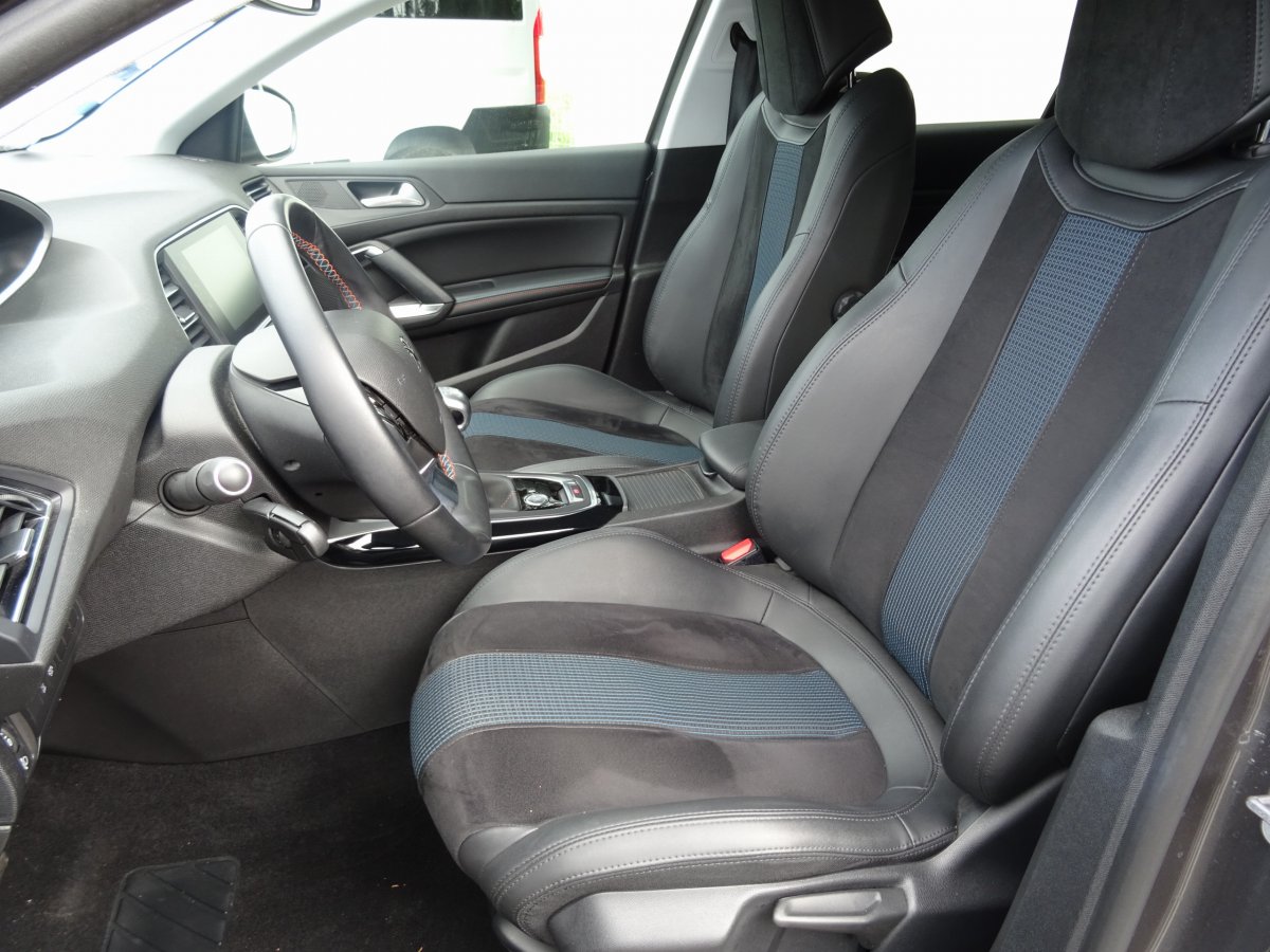 Peugeot 308 (2)
