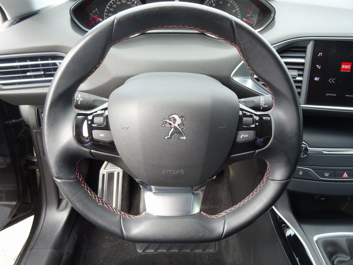Peugeot 308 (2)