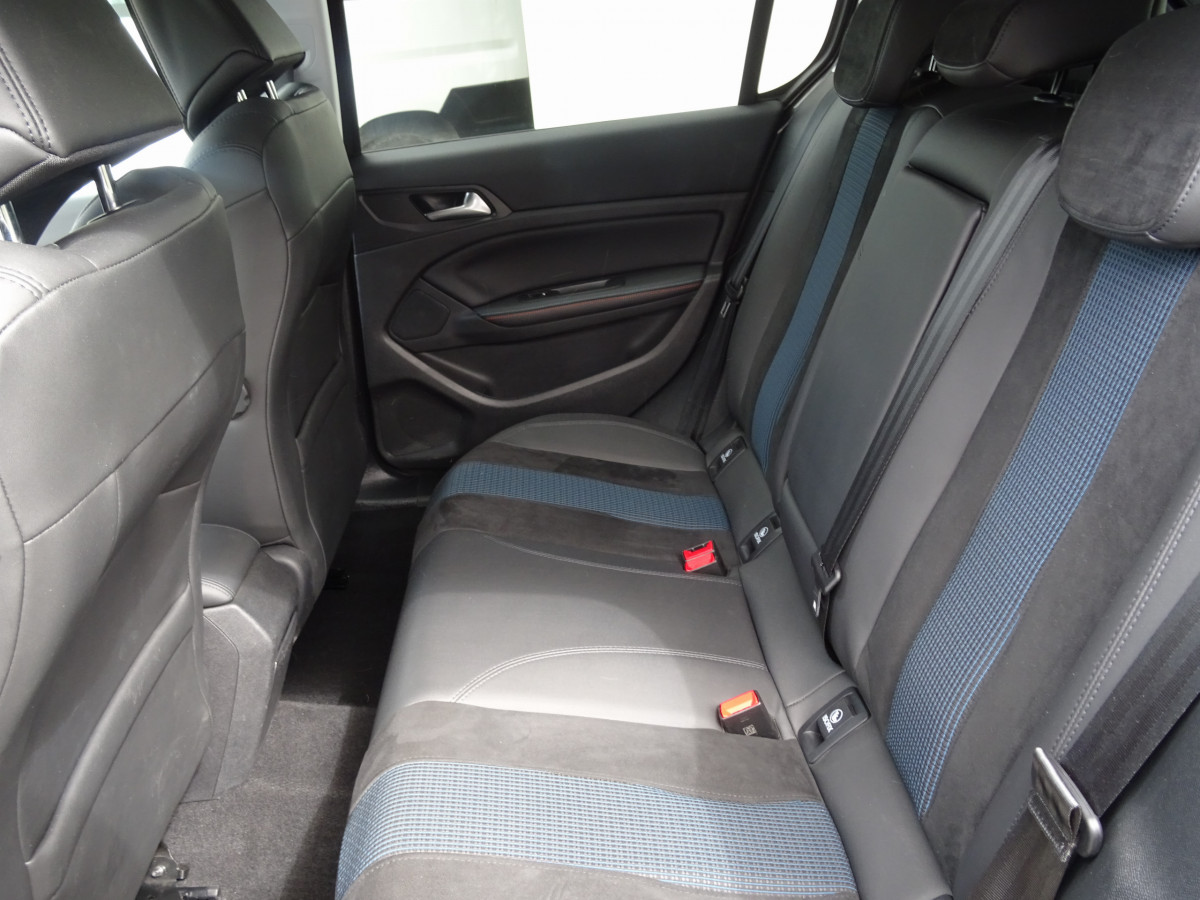 Peugeot 308 (2)