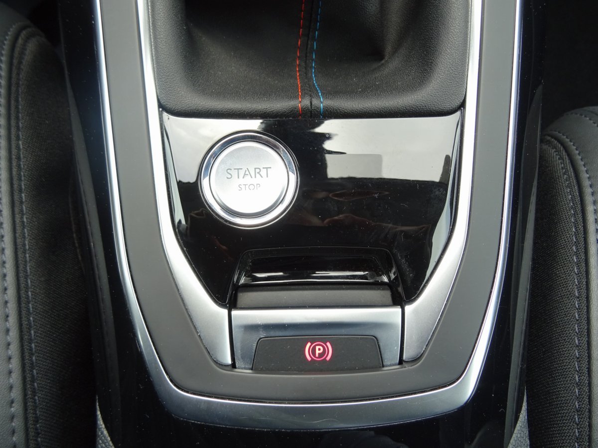 Peugeot 308 (2)