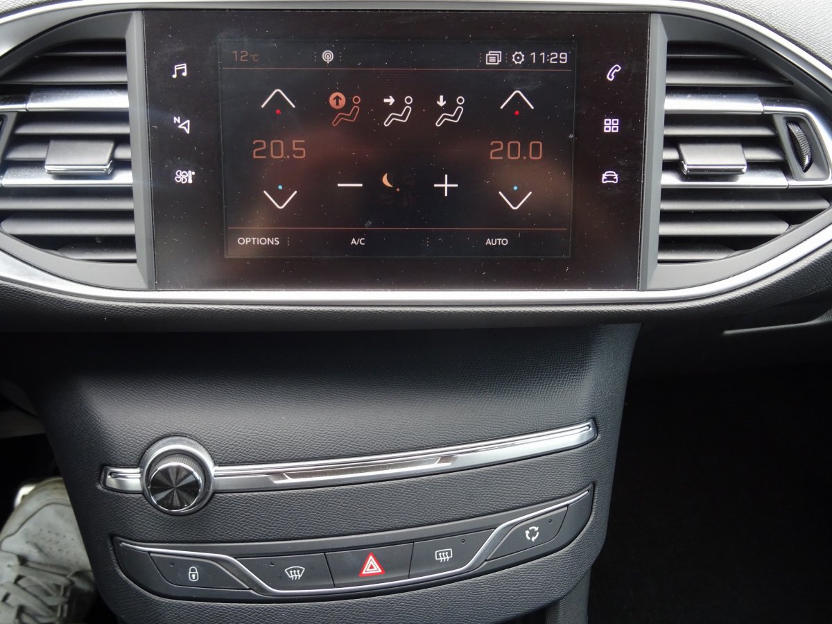 Peugeot 308 (2)