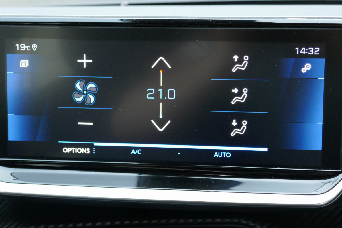 Peugeot 2008 (2)