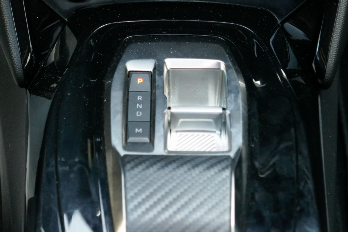Peugeot 2008 (2)