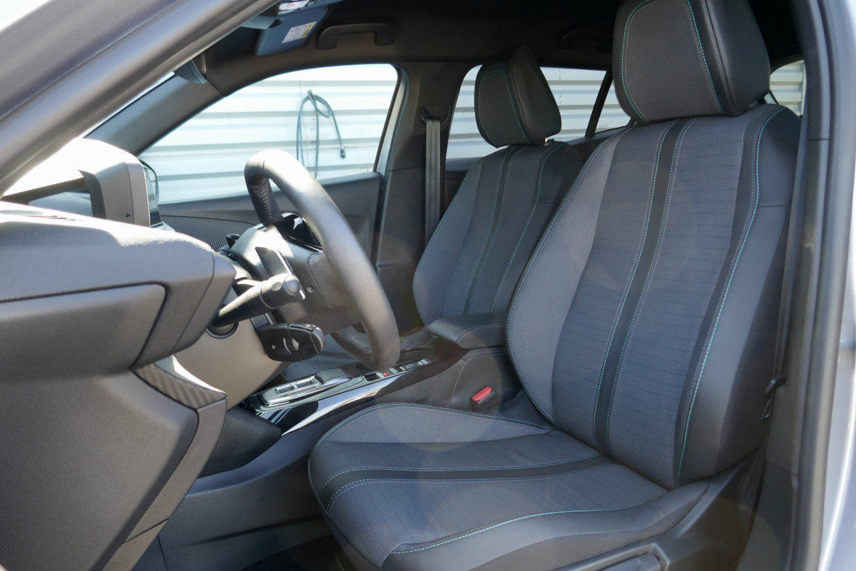 Peugeot 2008 (2)