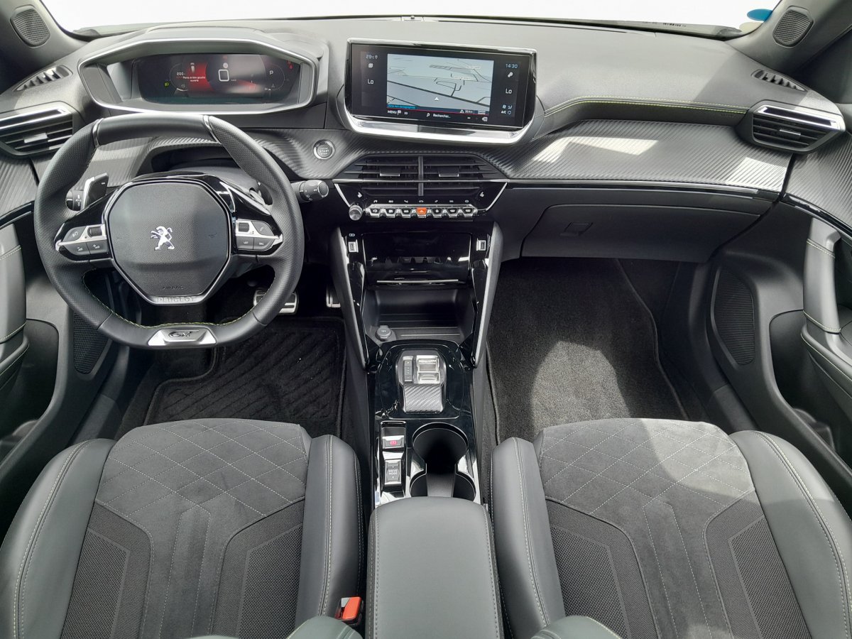 Peugeot 2008 (2)