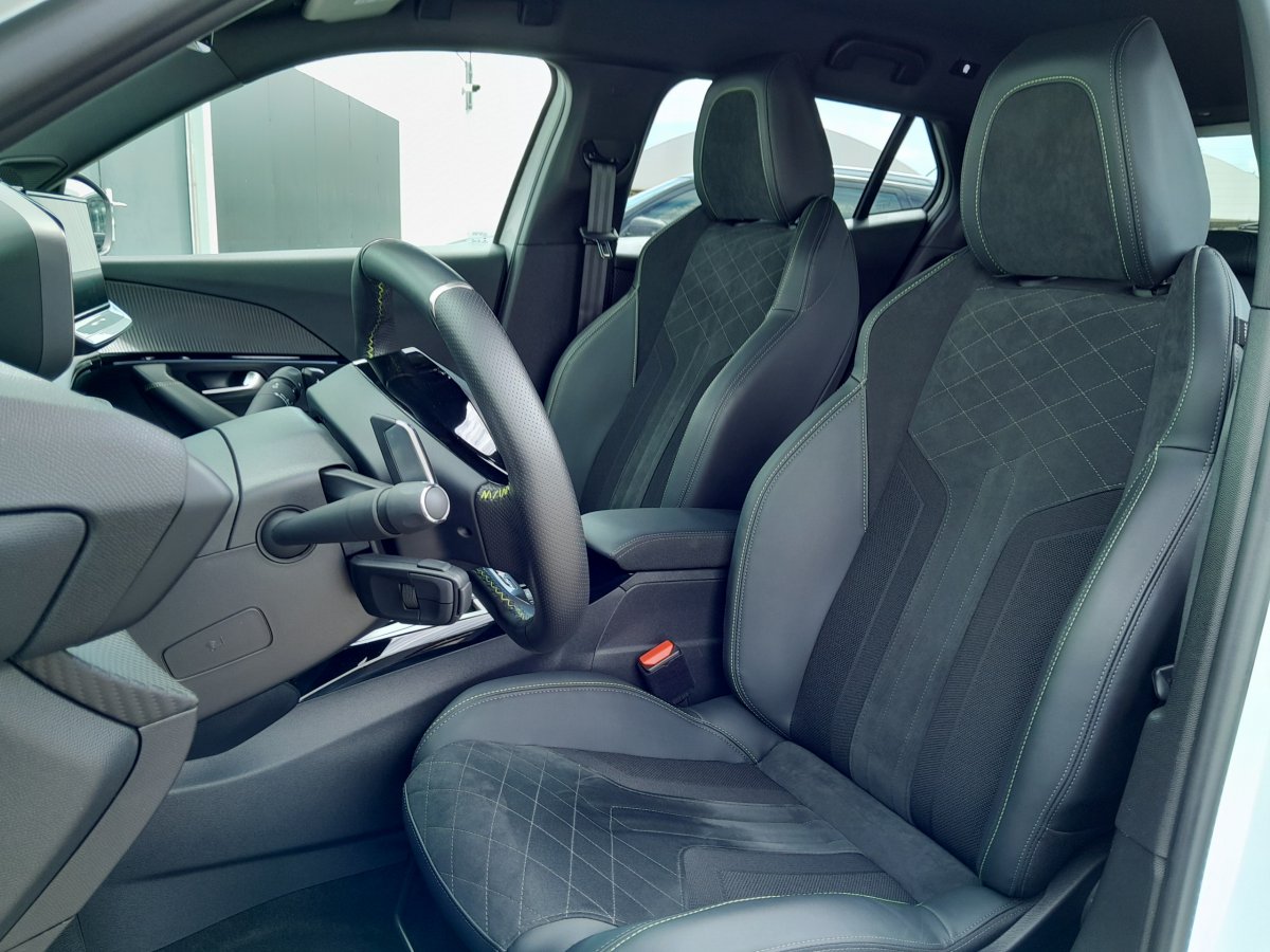 Peugeot 2008 (2)