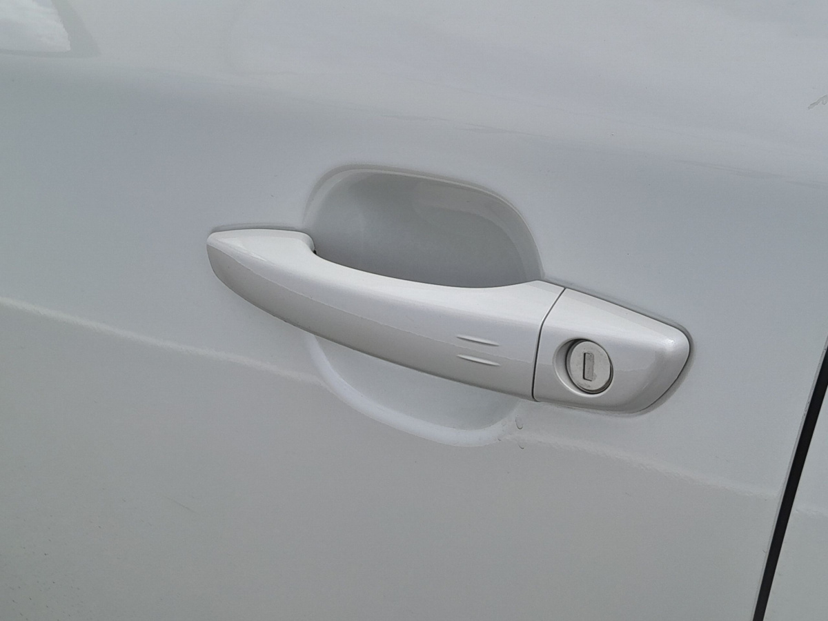 Peugeot 2008 (2)