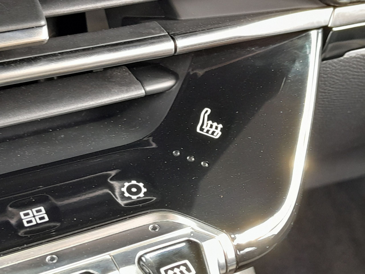 Peugeot 2008 (2)