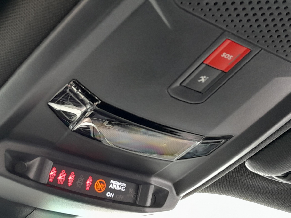 Peugeot 2008 (2)