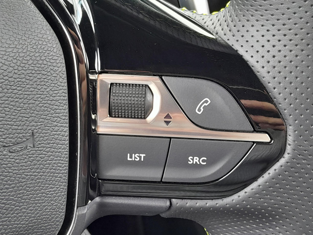 Peugeot 2008 (2)