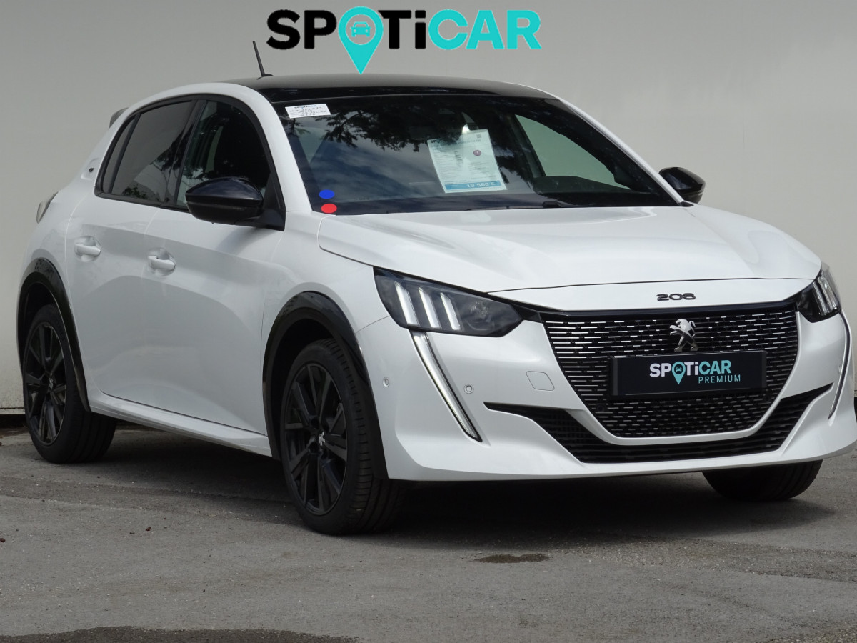 Peugeot 208 (2)
