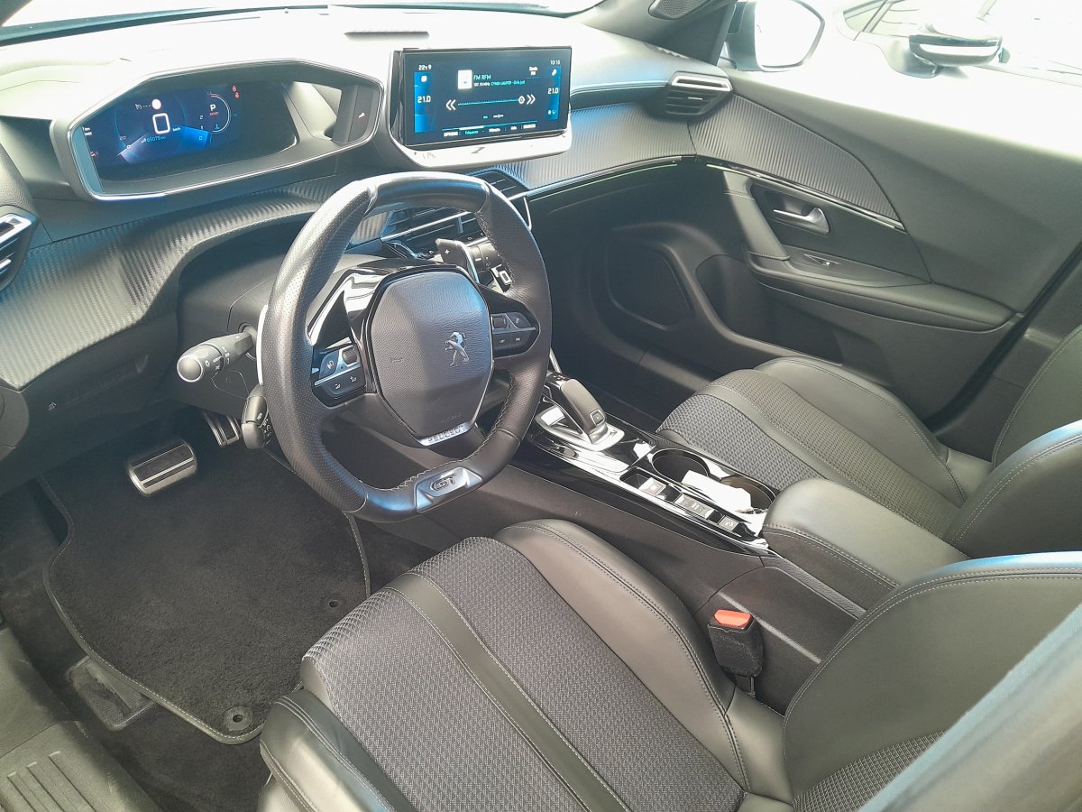 Peugeot 2008 (2)