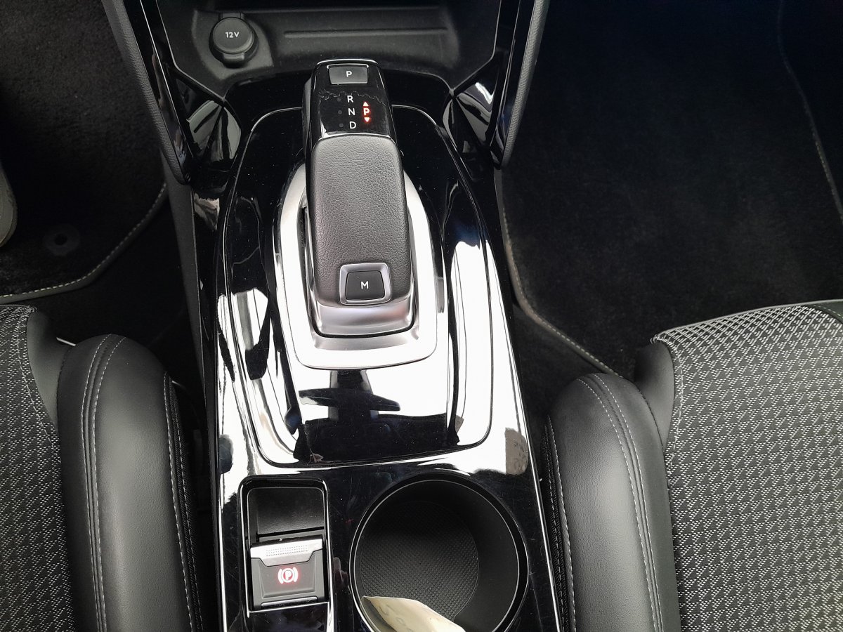Peugeot 2008 (2)