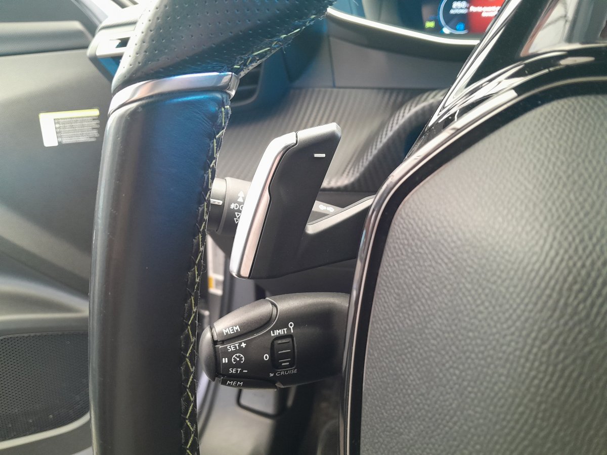 Peugeot 2008 (2)