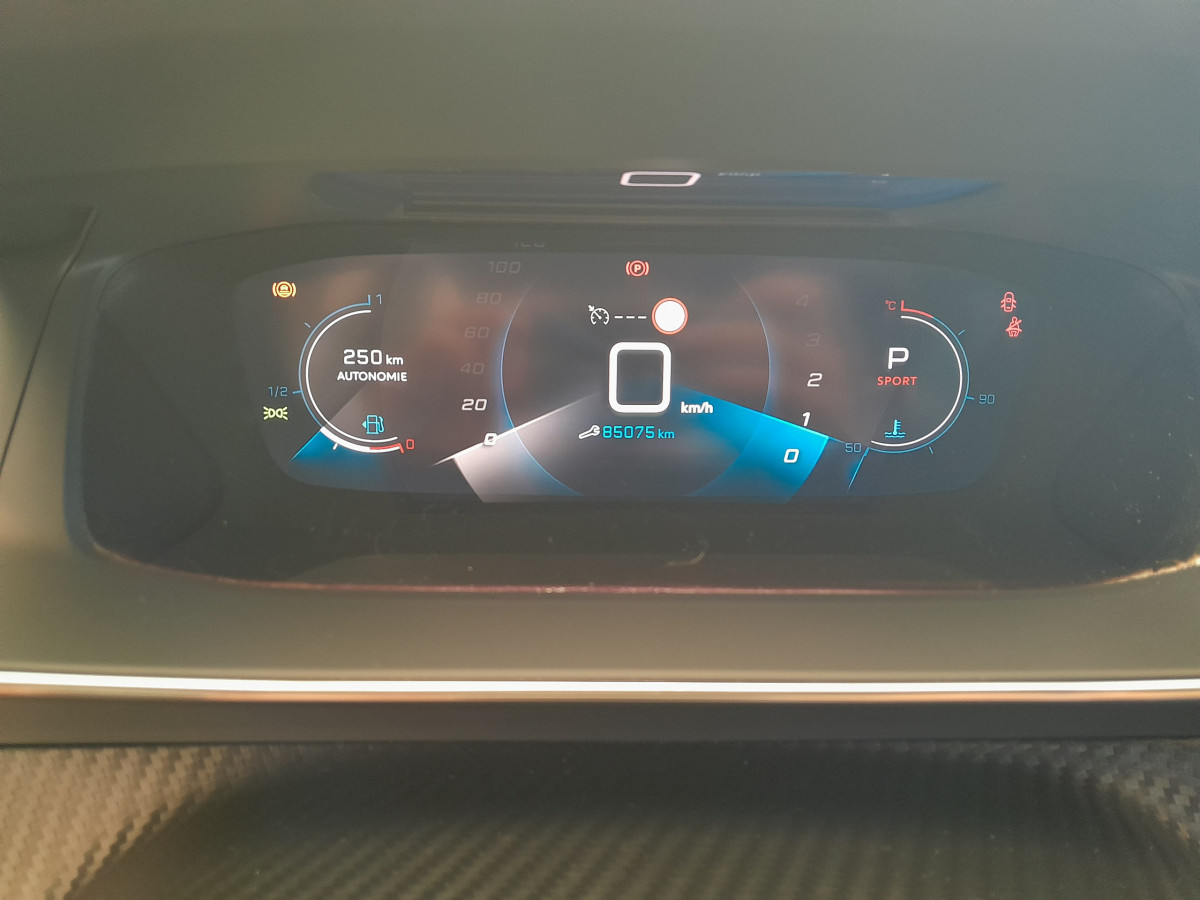 Peugeot 2008 (2)