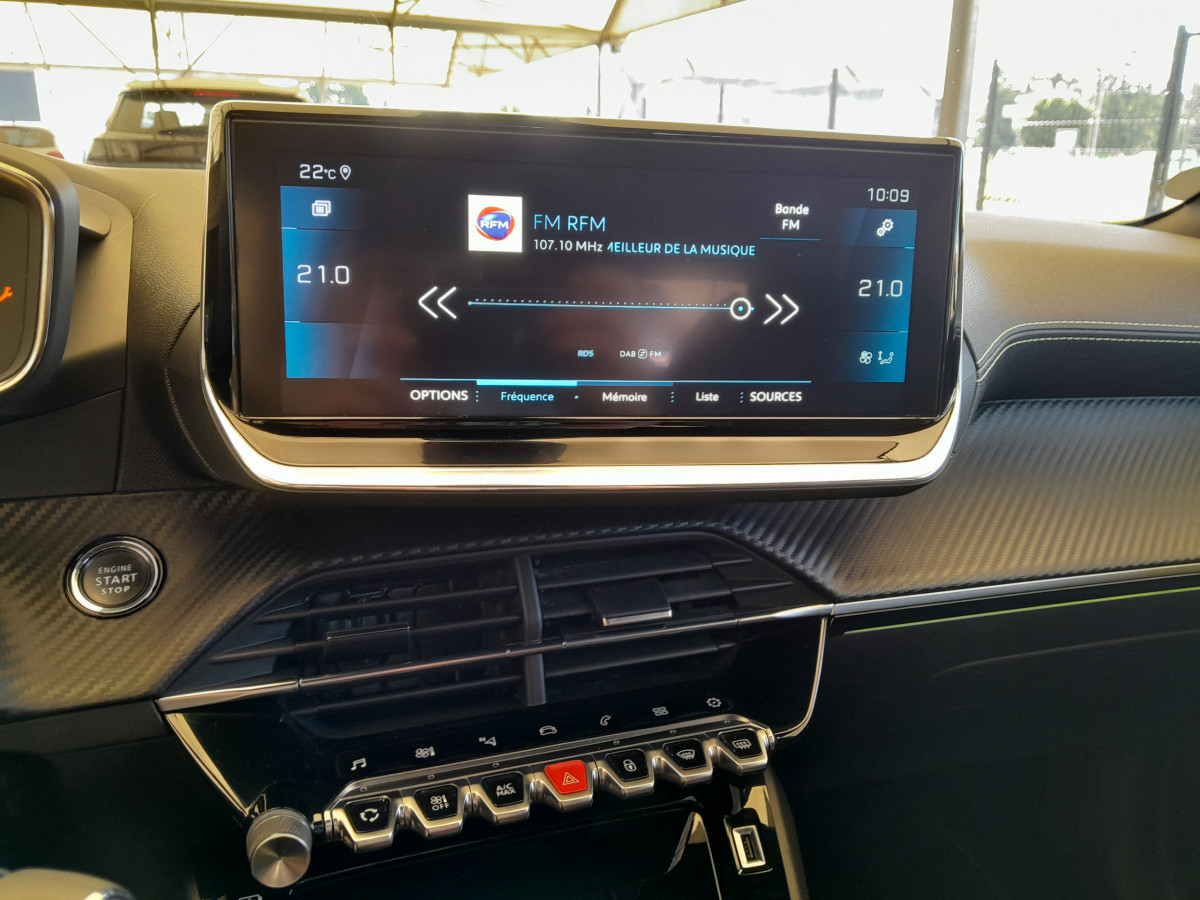 Peugeot 2008 (2)