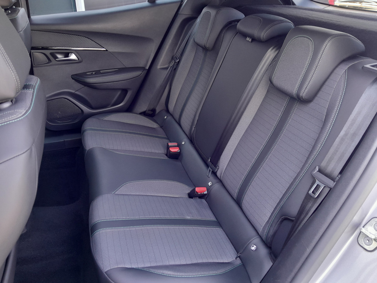 Peugeot 2008 (2)
