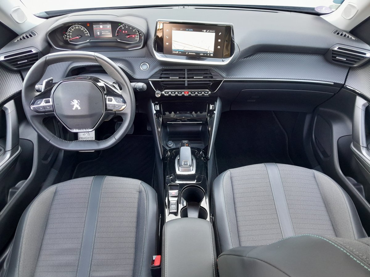 Peugeot 2008 (2)