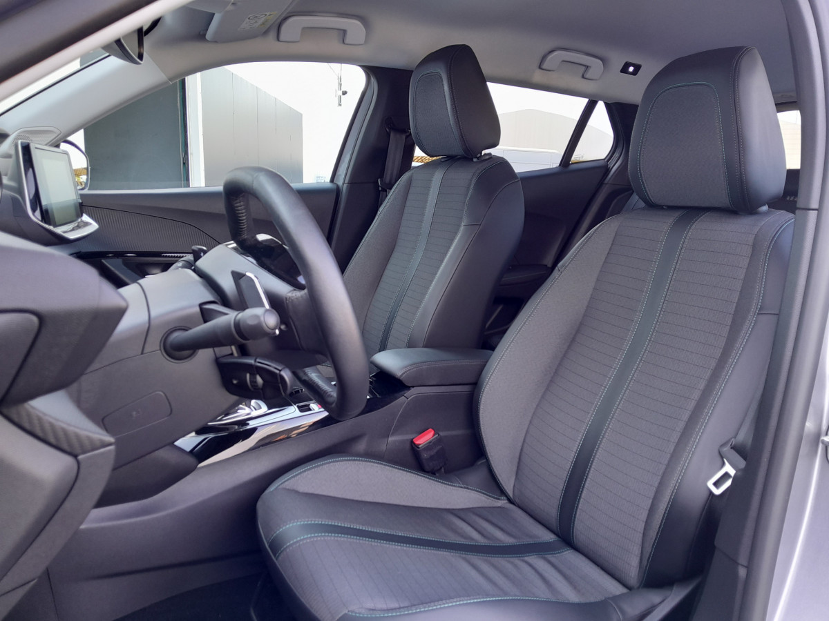 Peugeot 2008 (2)