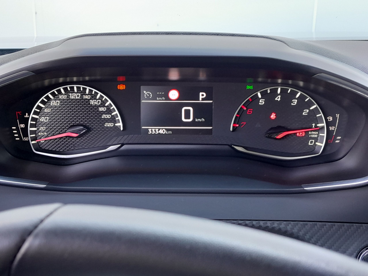 Peugeot 2008 (2)