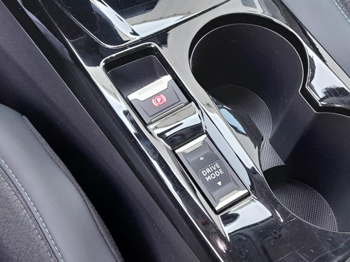 Peugeot 2008 (2)