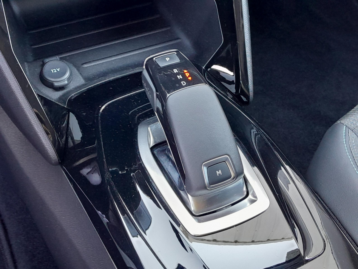 Peugeot 2008 (2)