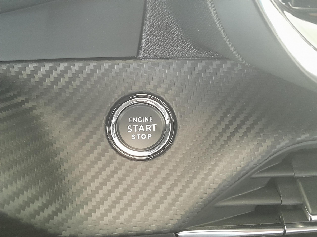 Peugeot 2008 (2)