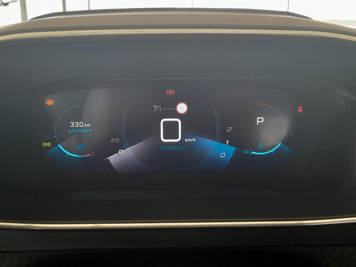 Peugeot 2008 (2)