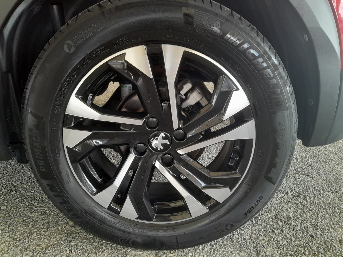 Peugeot 2008 (2)