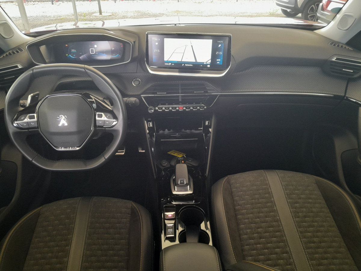 Peugeot 2008 (2)