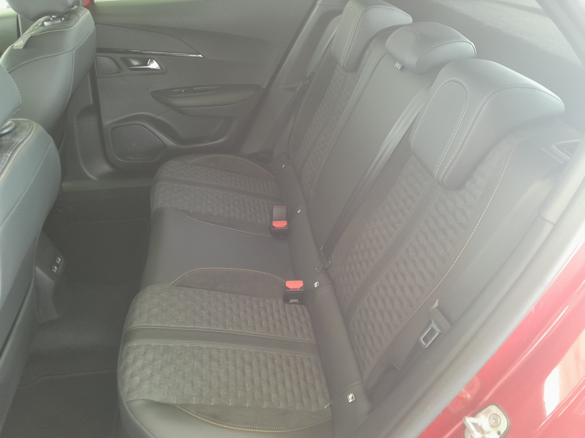 Peugeot 2008 (2)