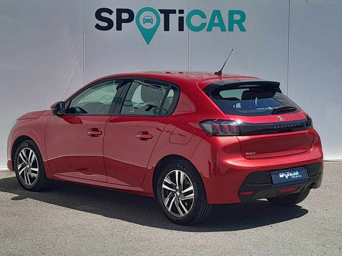 Peugeot 208 (2)