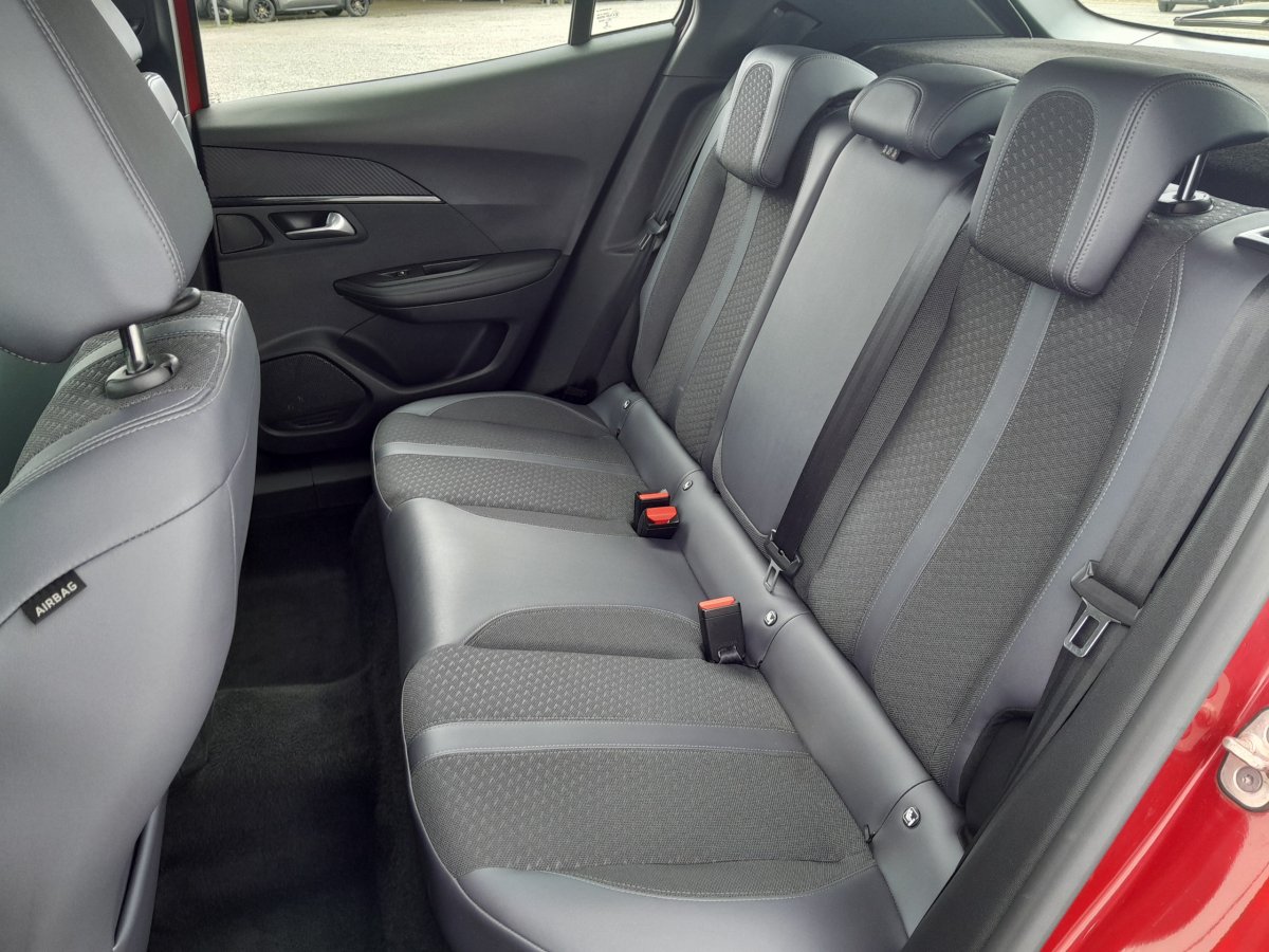 Peugeot 2008 (2)