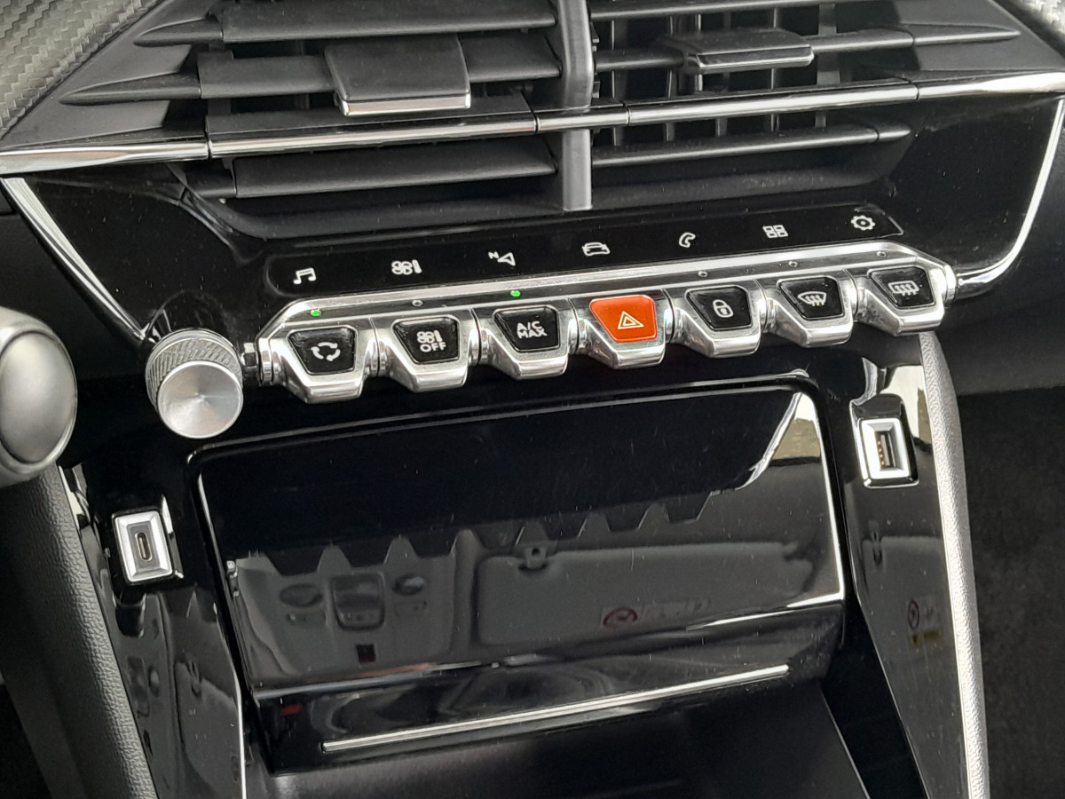Peugeot 2008 (2)