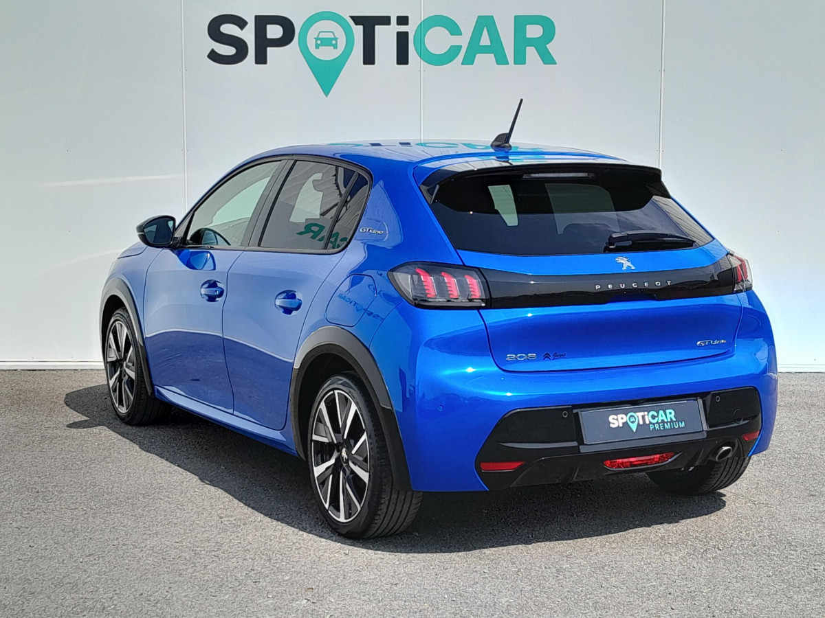 Peugeot 208 (2)